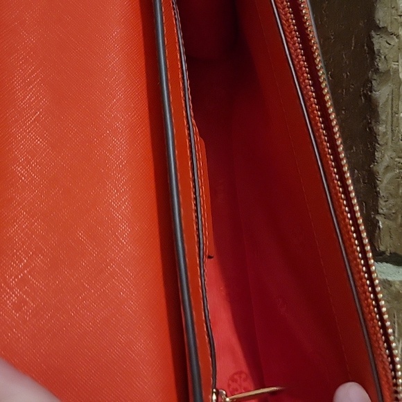 Tory Burch Emerson Coral Red Crossbody Leather HandBag Spring Gold Logo Purse - Picture 8 of 9